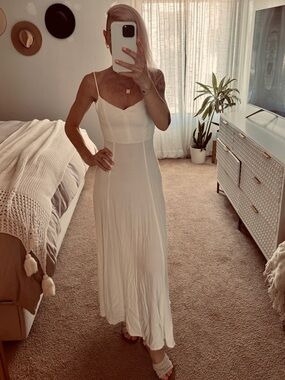 REFORMATION, 4, gorgeous open back white maxi summer dress